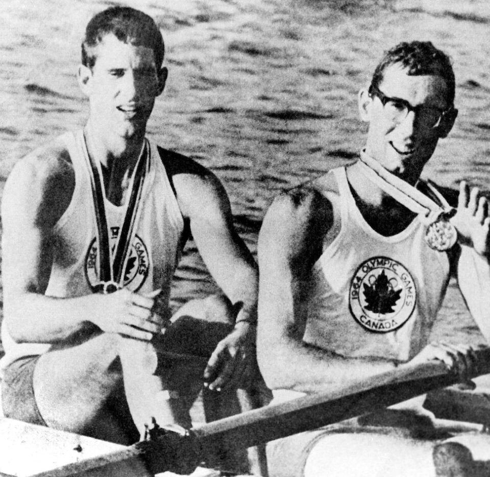 Deux masculin médaillé d’or olympique en 1964 (Roger Jackson et George Hungerford)