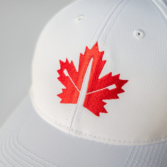 Casquette de baseball avec emblème classique (blanc)